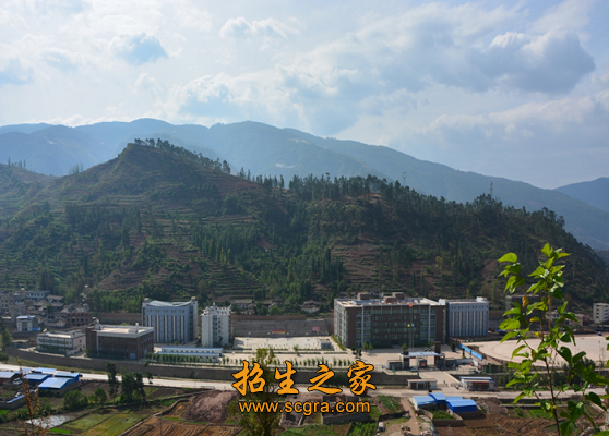 學(xué)校風(fēng)光