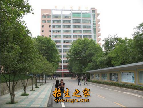 校園長(zhǎng)廊