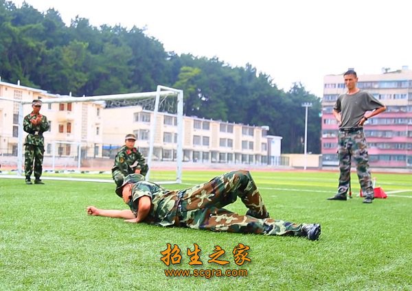 學校軍訓