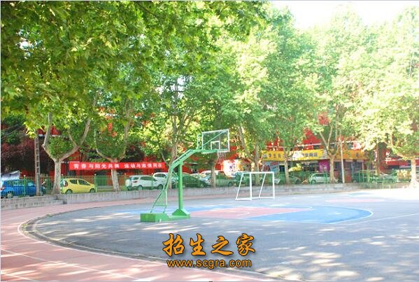 操場(chǎng)一角