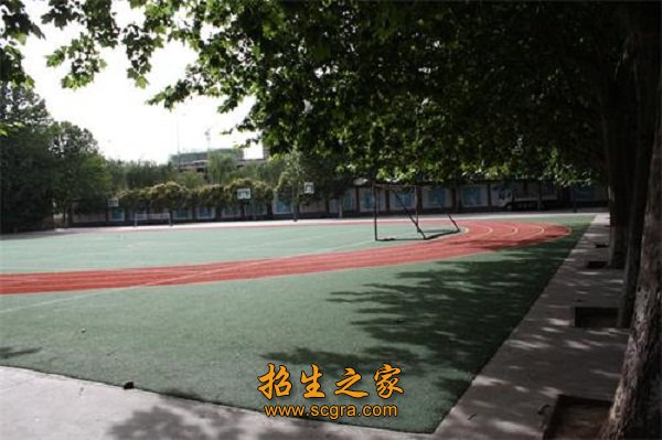 學(xué)校操場