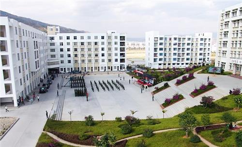 四川省威州民族師范學校