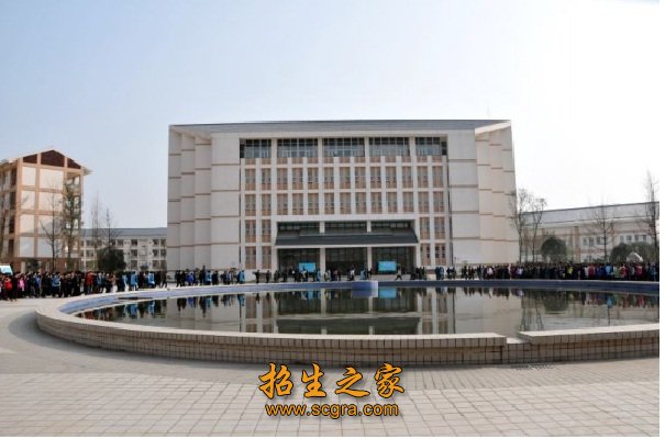 都江堰市職業(yè)中學(xué)招收什么專(zhuān)業(yè)助學(xué)政策是怎樣的