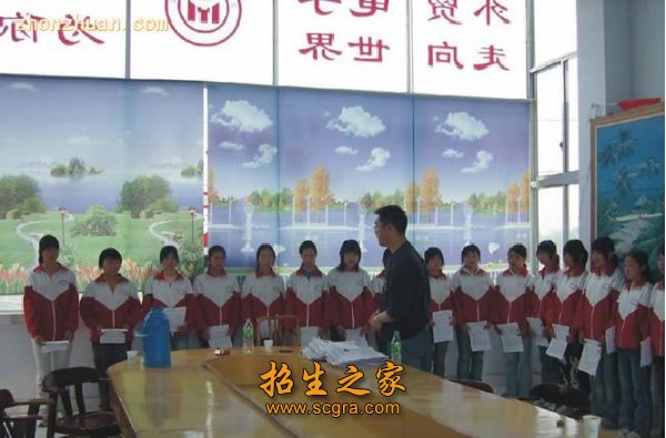 綿陽外貿電子學校2018年招生計劃和畢業(yè)待遇是怎樣的