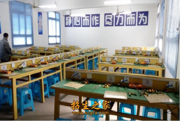 內(nèi)江市泰來職業(yè)學(xué)校的報名條件有什么助學(xué)政策