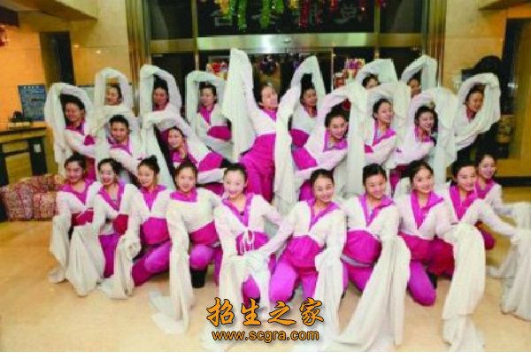 成都市文化藝術(shù)學(xué)校有幾個(gè)校區(qū)？報(bào)名截止時(shí)間是多久？