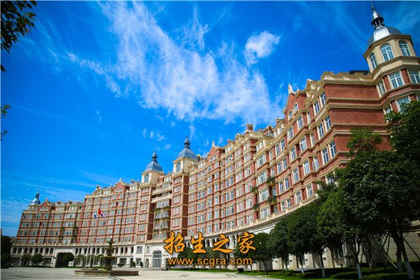 成都航空旅游職業(yè)學(xué)校