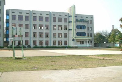 2020年四川省工業(yè)貿(mào)易學(xué)校招生辦聯(lián)系電話