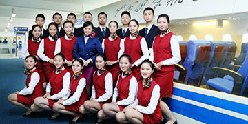 成都市西翔航空空中乘務(wù)專業(yè)「中專+大專」招生