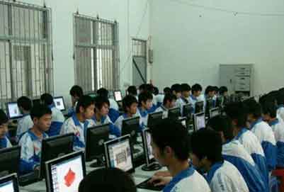 自貢市影視藝術(shù)學(xué)校計(jì)算機(jī)實(shí)訓(xùn)課