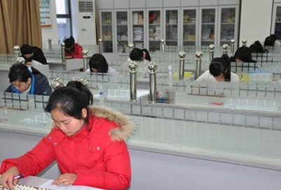 成都金沙職業(yè)技術(shù)學(xué)校珠算練習(xí)