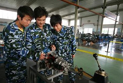 宜賓三峽機(jī)電職業(yè)技術(shù)學(xué)校汽車運(yùn)用與維修實(shí)訓(xùn)