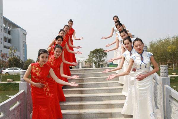 成都高鐵學(xué)校2020招生政策