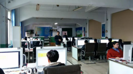 航空職業(yè)學(xué)校