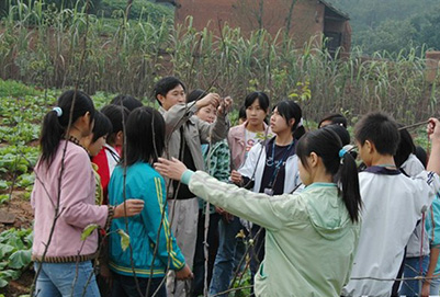 宜賓縣柳嘉職業(yè)技術(shù)學(xué)校梨樹修枝