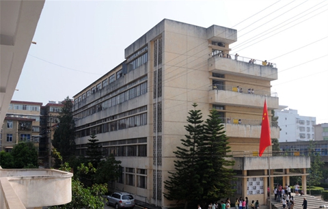 四川涼山衛(wèi)生學(xué)校