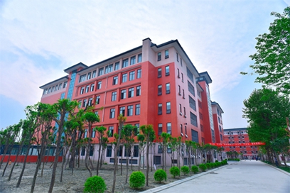 德陽(yáng)的初三畢業(yè)生想讀職高，成都市華西衛(wèi)校招生