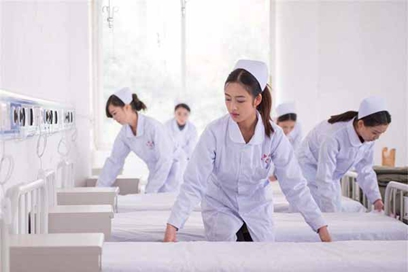 德陽(yáng)的初三畢業(yè)生想讀職高，成都市華西衛(wèi)校招生