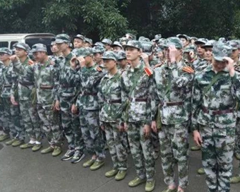 四川省城市職業(yè)技術(shù)學(xué)院軍訓(xùn)拉開序幕