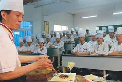 四川省五月花學院廚師烹飪專業(yè)招生如何「初中起點」