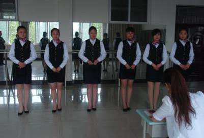 成都那個(gè)學(xué)校的鐵路運(yùn)輸專業(yè)好