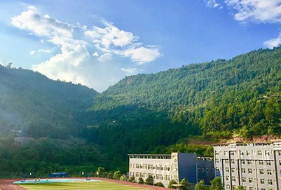 平昌通用職業(yè)技術(shù)學(xué)校學(xué)校大門 平昌通用職業(yè)技術(shù)學(xué)校學(xué)校大門