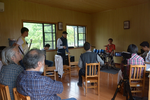 上海音樂(lè)學(xué)院現(xiàn)代器樂(lè)與打擊樂(lè)系志愿者 上海音樂(lè)學(xué)院現(xiàn)代器樂(lè)與打擊樂(lè)系志愿者