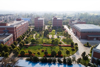 成都都江堰技師學(xué)校-校園全景