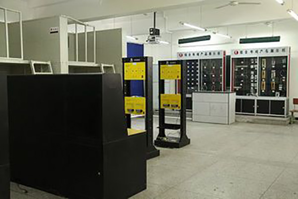 成都市財(cái)貿(mào)職業(yè)高級中學(xué)