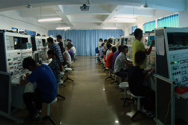 攀枝花職業(yè)中學(xué) 攀枝花職業(yè)中學(xué)