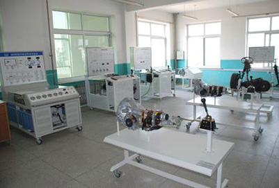 2025年初中畢業(yè)學(xué)什么技術(shù)好?成都汽修專業(yè)學(xué)校有保障嗎?