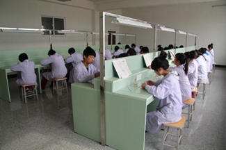 內(nèi)江市威遠(yuǎn)縣東方職業(yè)技術(shù)學(xué)校