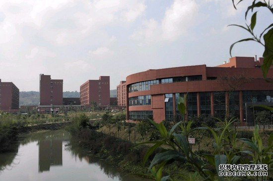 三峽聯(lián)合職業(yè)大學(xué)寢室宿舍條件與學(xué)校食堂環(huán)境