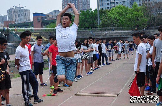 重慶市大學(xué)醫(yī)學(xué)院學(xué)費(fèi)是多少錢及收費(fèi)標(biāo)準(zhǔn)