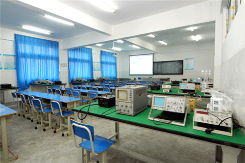 四川化工技師學(xué)院