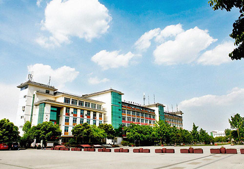 四川愛華學(xué)院運(yùn)動(dòng)場