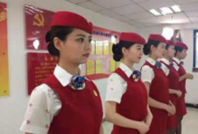 重慶軌道交通學(xué)校2025年報名條件