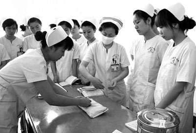 郫縣衛(wèi)生學(xué)校的管理嚴(yán)嗎