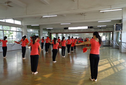 重慶市幼師?？茖W(xué)校一年學(xué)費(fèi)是多少