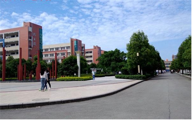 2025年重慶市南川隆化職業(yè)中學(xué)校招生簡(jiǎn)章