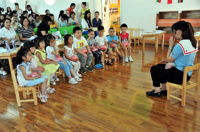 成都幼師學院學生教學