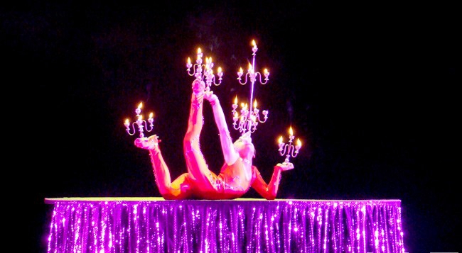 自貢影視藝術(shù)學(xué)校雜技與魔術(shù)表演