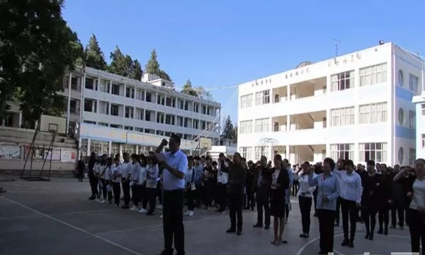 澄江縣職業(yè)高級中學(xué)學(xué)生宣誓