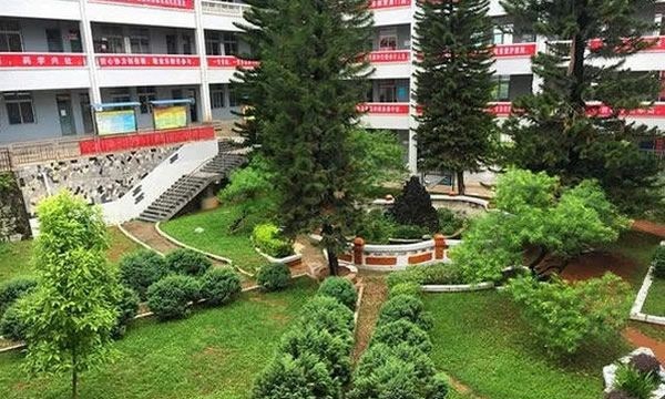 云南三鑫職業(yè)技術(shù)學(xué)院學(xué)校環(huán)境