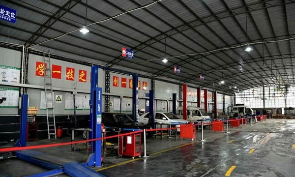 怒江州技工學(xué)校實(shí)習(xí)實(shí)訓(xùn)（2）