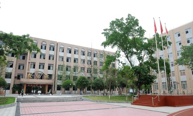四川省資陽師范學校教學區(qū)入口