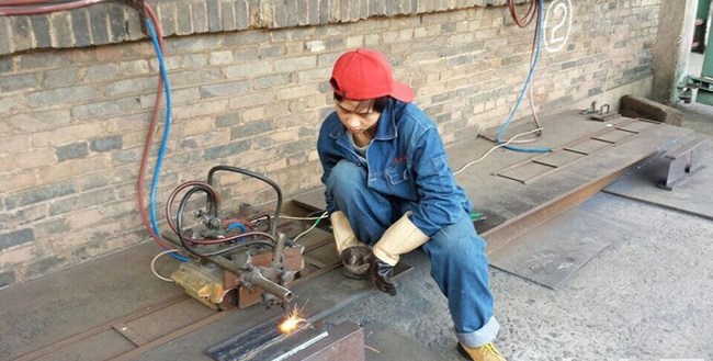 自貢市東方職業(yè)技術(shù)學(xué)校（原東鍋技校）焊接作業(yè)