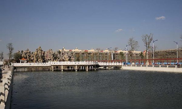 曲靖航空學(xué)校湖面風(fēng)光