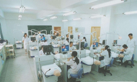 巴中衛(wèi)生學(xué)校