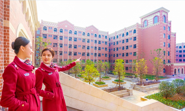 成都東星航空旅游專修學(xué)院美麗校園
